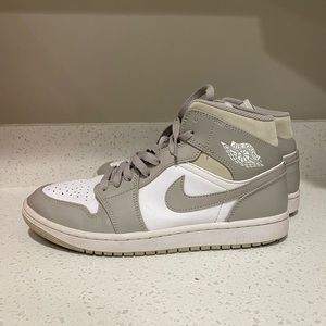 Men’s Air Jordan Mid “College Grey”